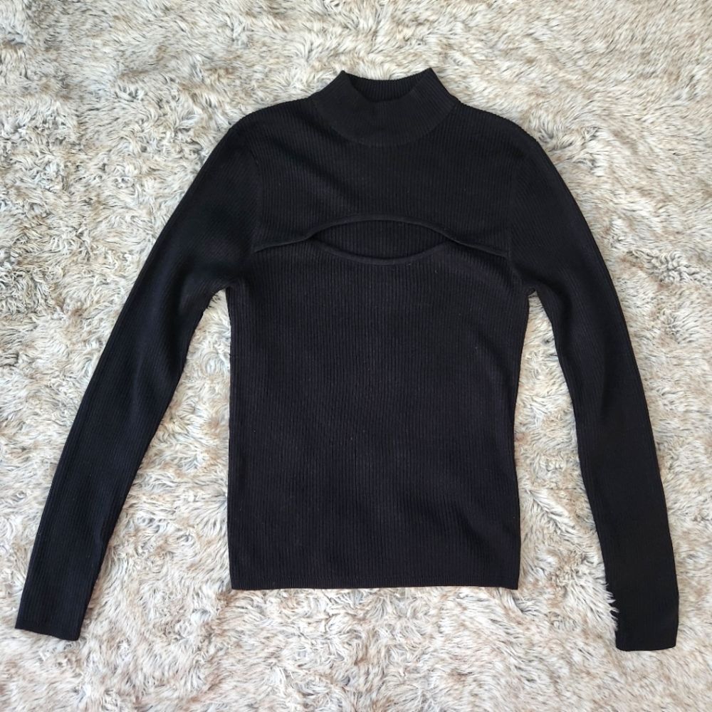 Divided by H&M Peek-a-boo Bust Cut-Out Mock Neck Ribbed Top Women's Size Medium